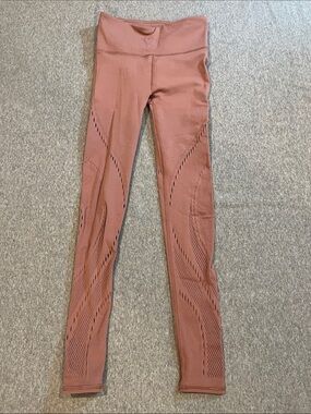 Lululemon Reveal Precision X Barrys leggings - Dusty Rose size 4